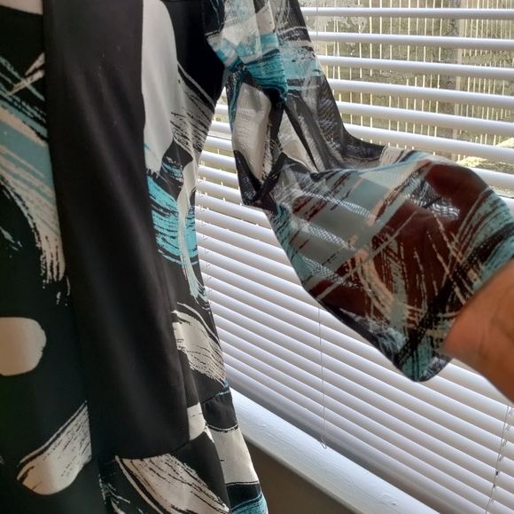 Color Block Style Blouse with Sheer Sleeves and a Tiered Ruffled Hem, Size Large - Picture 2 of 7